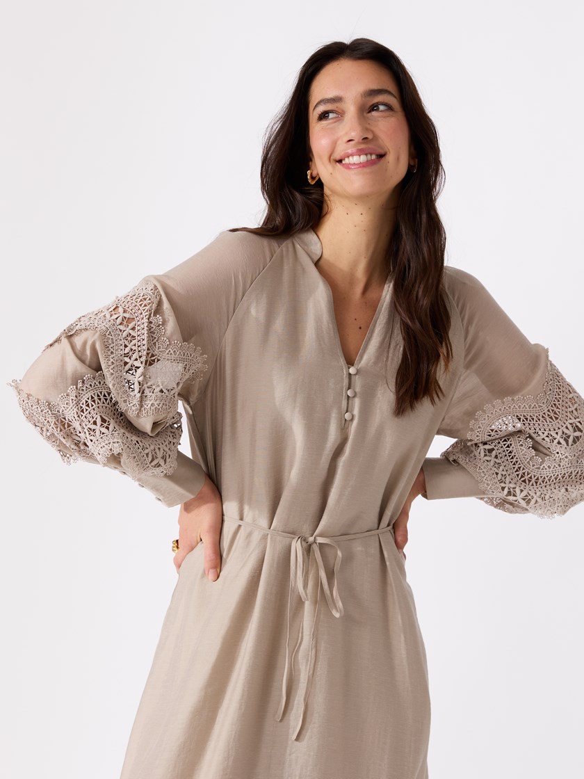 7514522 I5C 17514522_MNA 6_Ella kjole I5C.jpg_