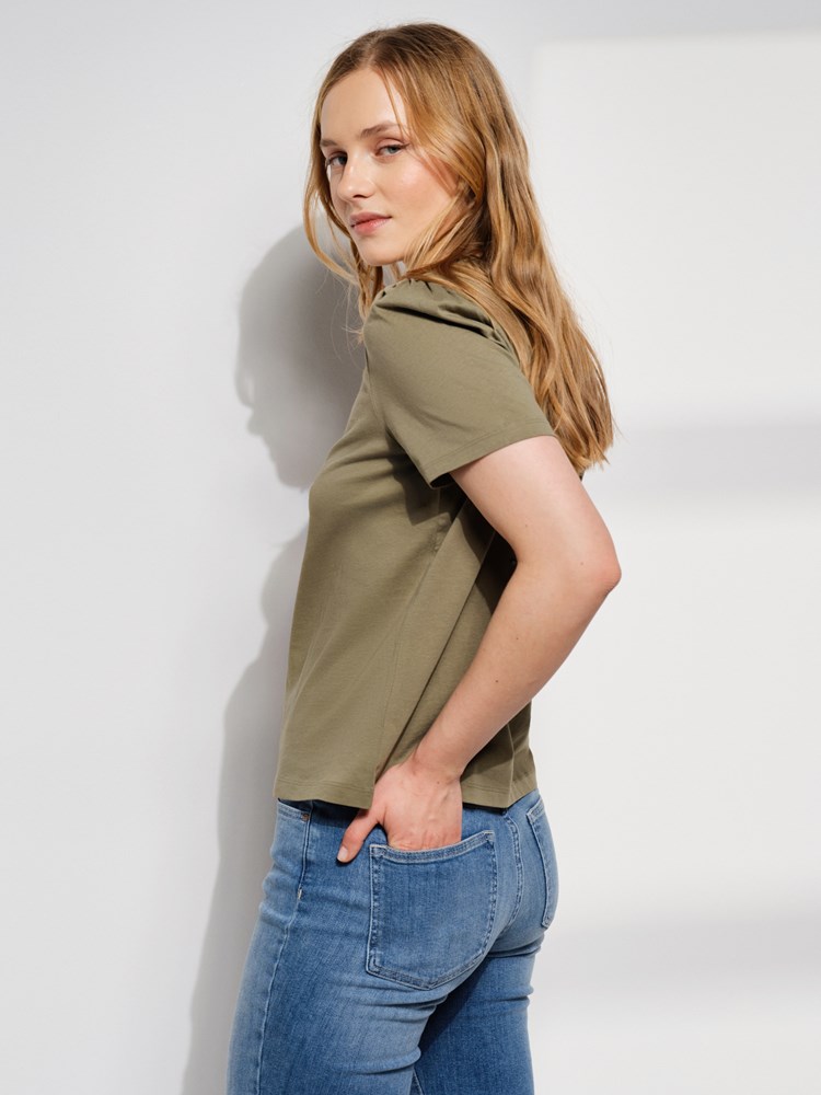 Olivia pufferm t-skjorte 7051644580918__b_Olivia pufferm t-skjorte GOZ_Olivia pufferm t-skjorte GOZ 7506343.jpg_