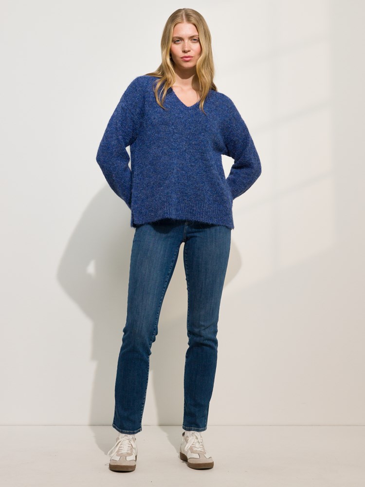 Kallie genser 7051644852862_f_Kallie genser EEK_Kallie genser EEK 7509456.jpg_