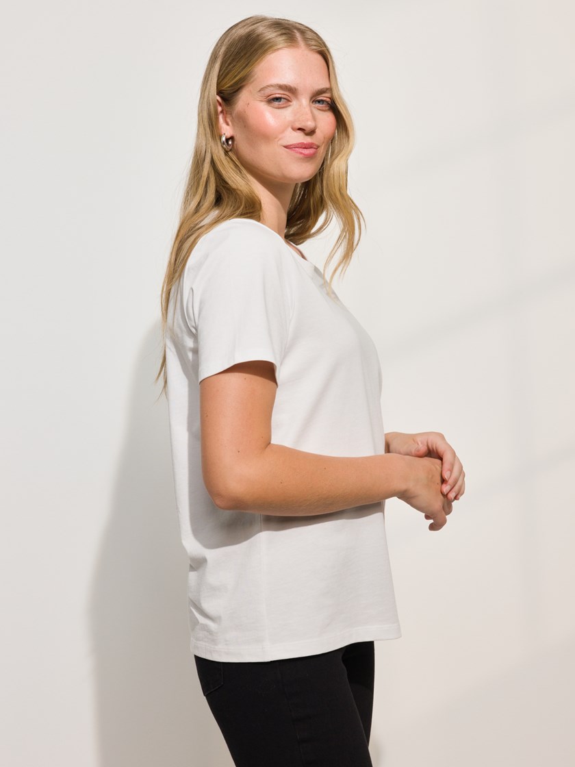 7509599 O79 7051644917554_s_Ava t-skjorte O79.jpg_