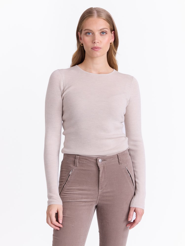 Susanne rundhals merinogenser 7051645256843 6_Susanne rundhals merinogenser AMA_Susanne rundhals merinogenser AMA 7512519.jpg_