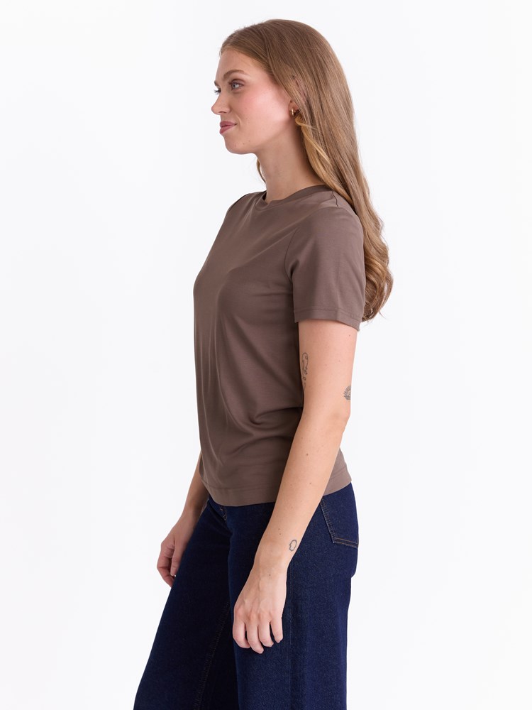 Lisa t-skjorte 7051645260093 9_Lisa t-skjorte AHG 7512583.jpg_