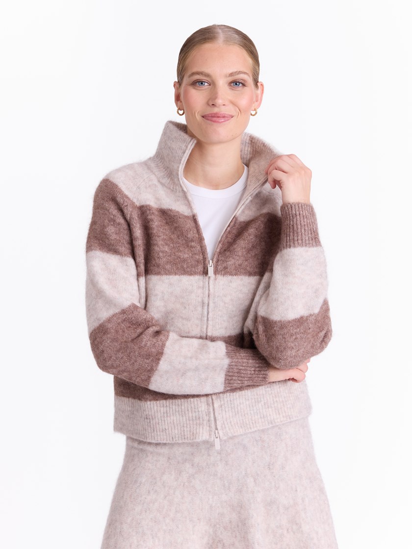 7512344 AO9 7051645261939 7_AO9_Carmela cardigan AO9_Carmela cardigan AO9 7512344.jpg_