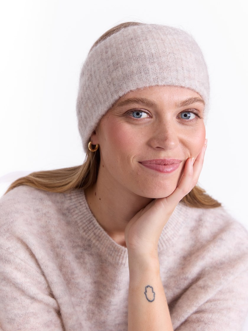 7513232 AO9 7051645262813 3_Carmela  pannebånd AO9.jpg_