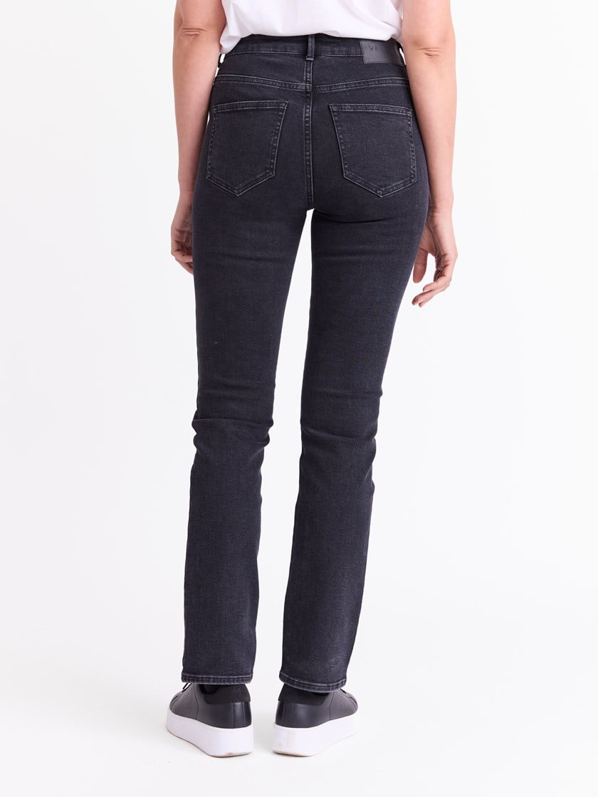 7512427 DAI 7051645383778 10_Sophia straight jeans DAI_Sophia straight jeans DAI 7512427.jpg_