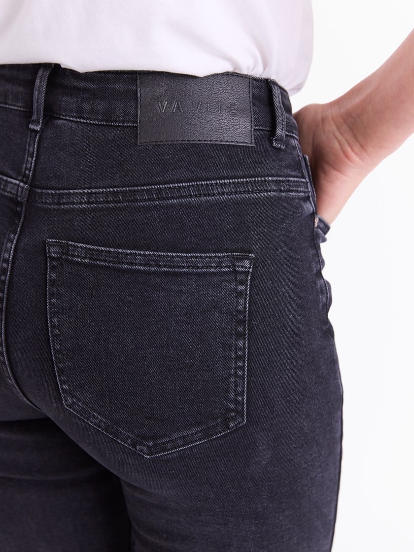 7512427 DAI 7051645383778 12_Sophia straight jeans DAI_Sophia straight jeans DAI 7512427.jpg_