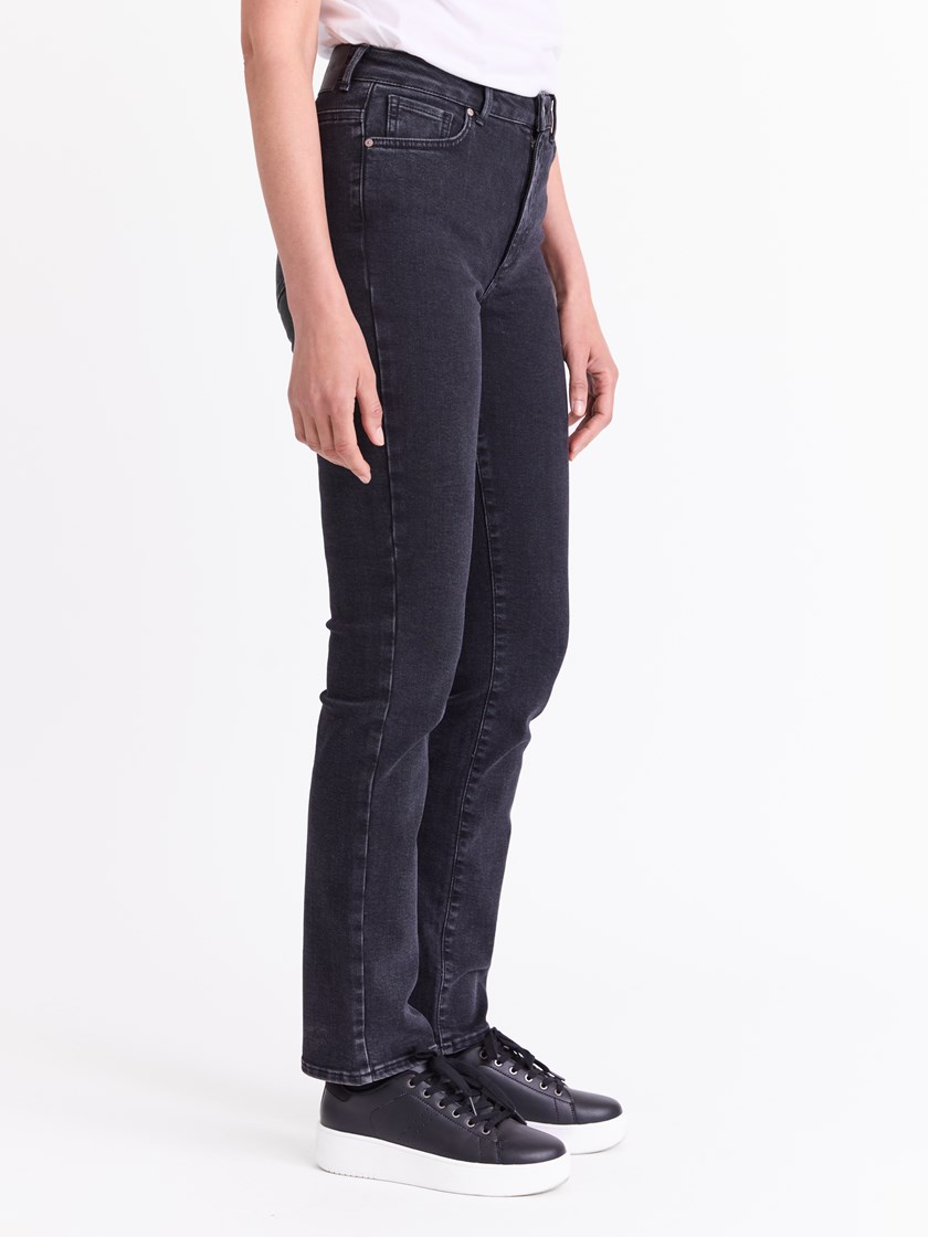 7512427 DAI 7051645383778 8_Sophia straight jeans DAI.jpg_