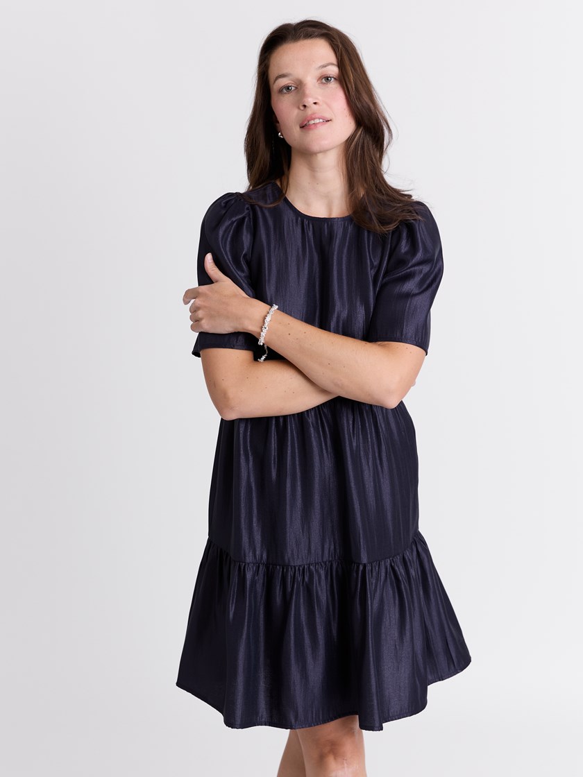 7512995 EM1 7051645399762 14_Charlene kjole EM1.jpg_