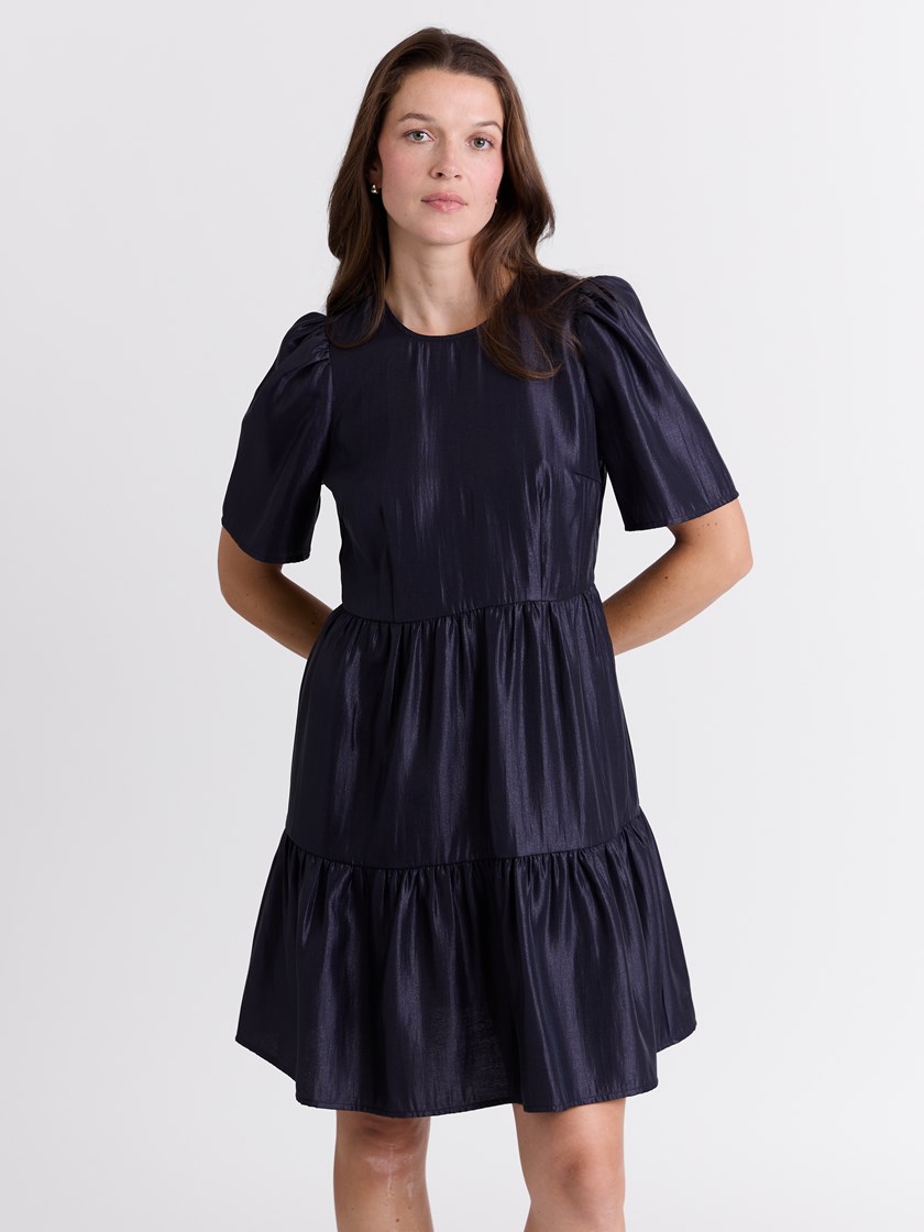 7512995 EM1 7051645399762 20_Charlene kjole EM1.jpg_