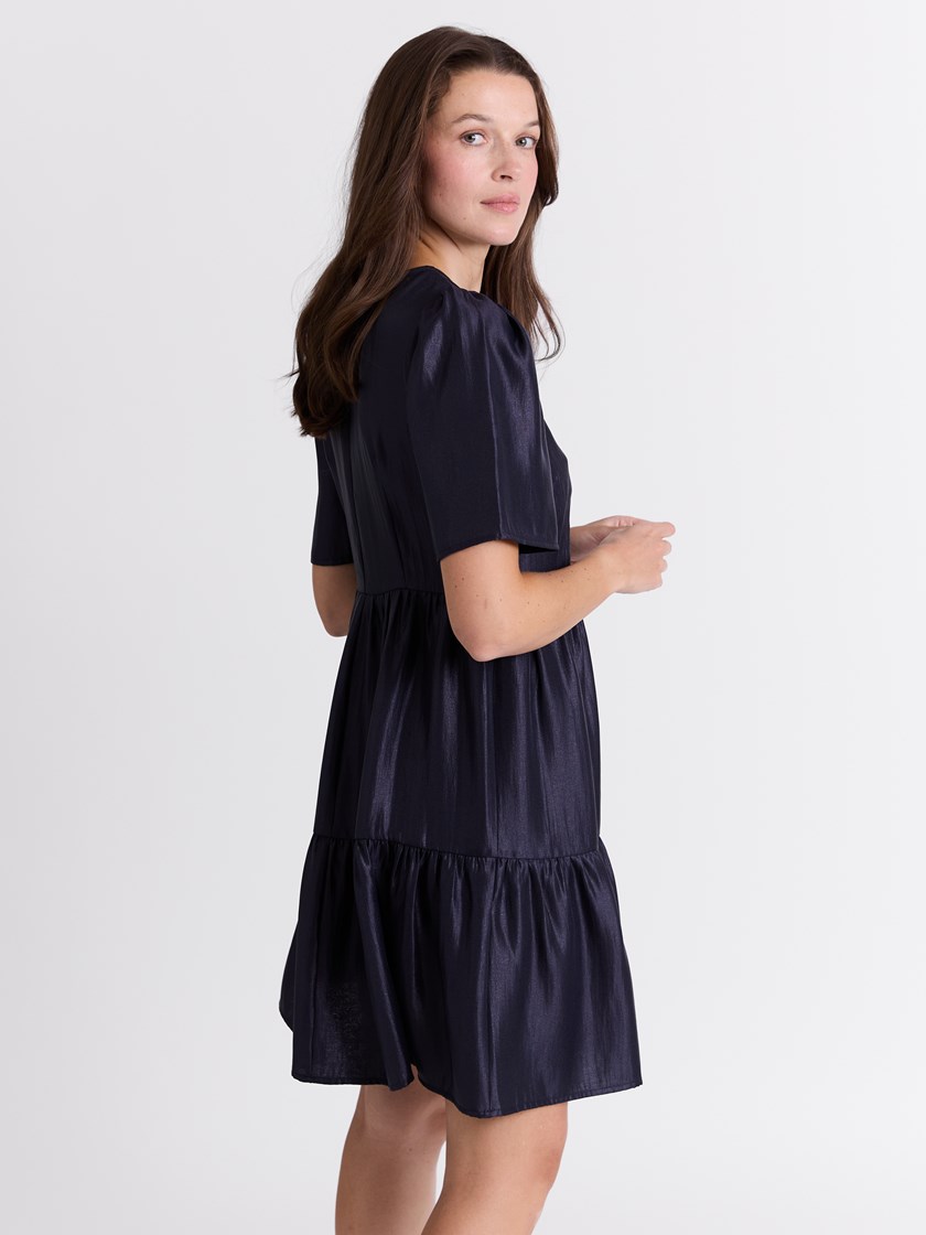 7512995 EM1 7051645399762 23_Charlene kjole EM1.jpg_