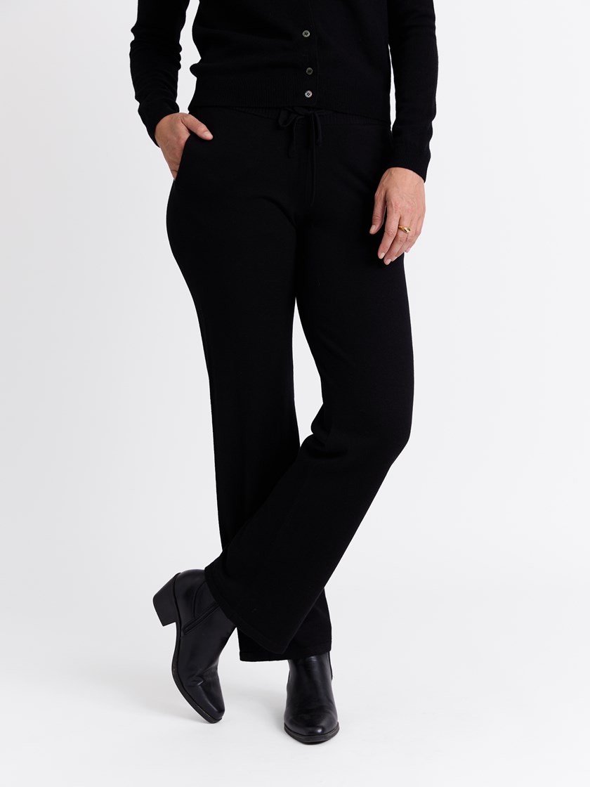 7513971 ID2 7051645403872 3_ID2_Olea bukse ID2.jpg_