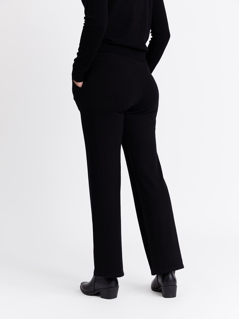 7513971 ID2 7051645403872 8_ID2_Olea bukse ID2.jpg_