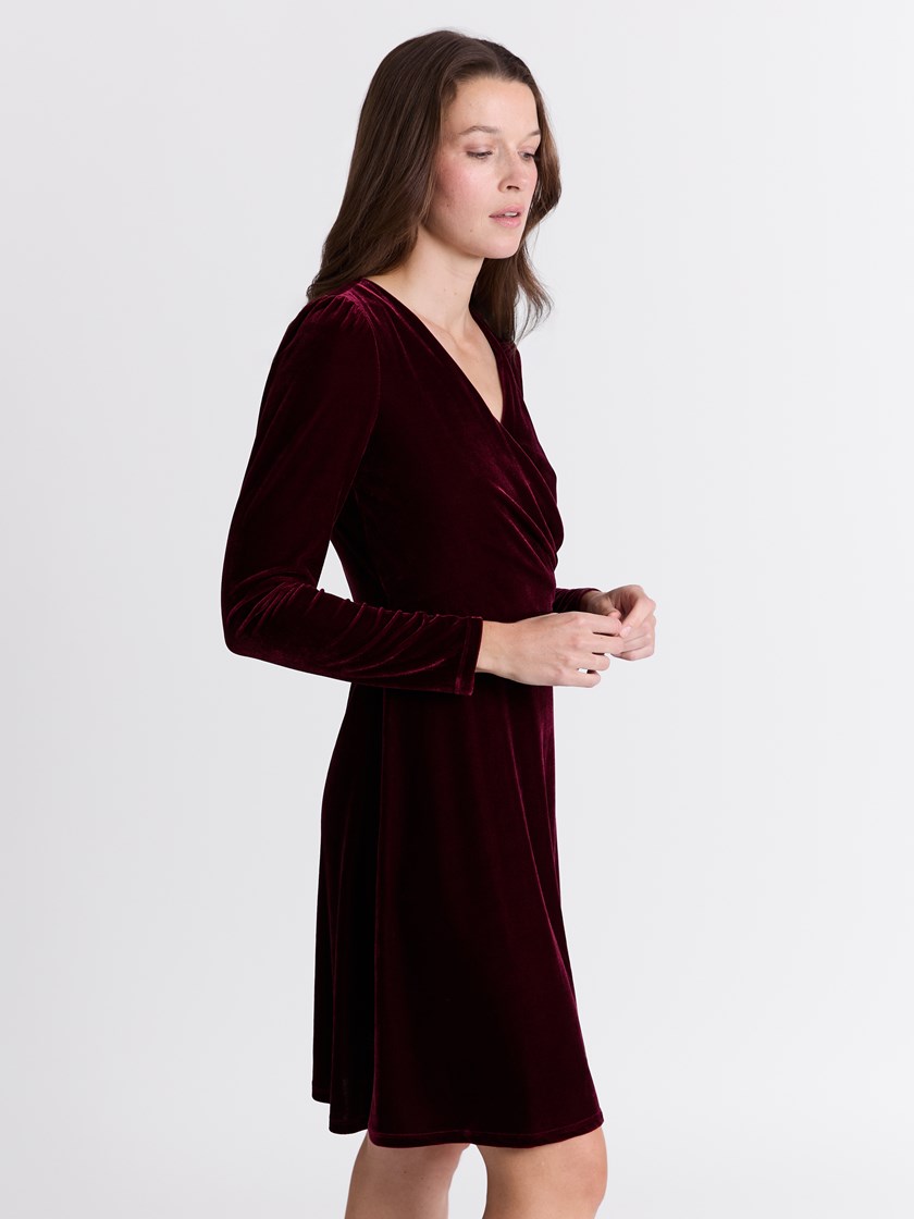 7513966 MWH 7051645426604 9_Camelia velourkjole MWH.jpg_