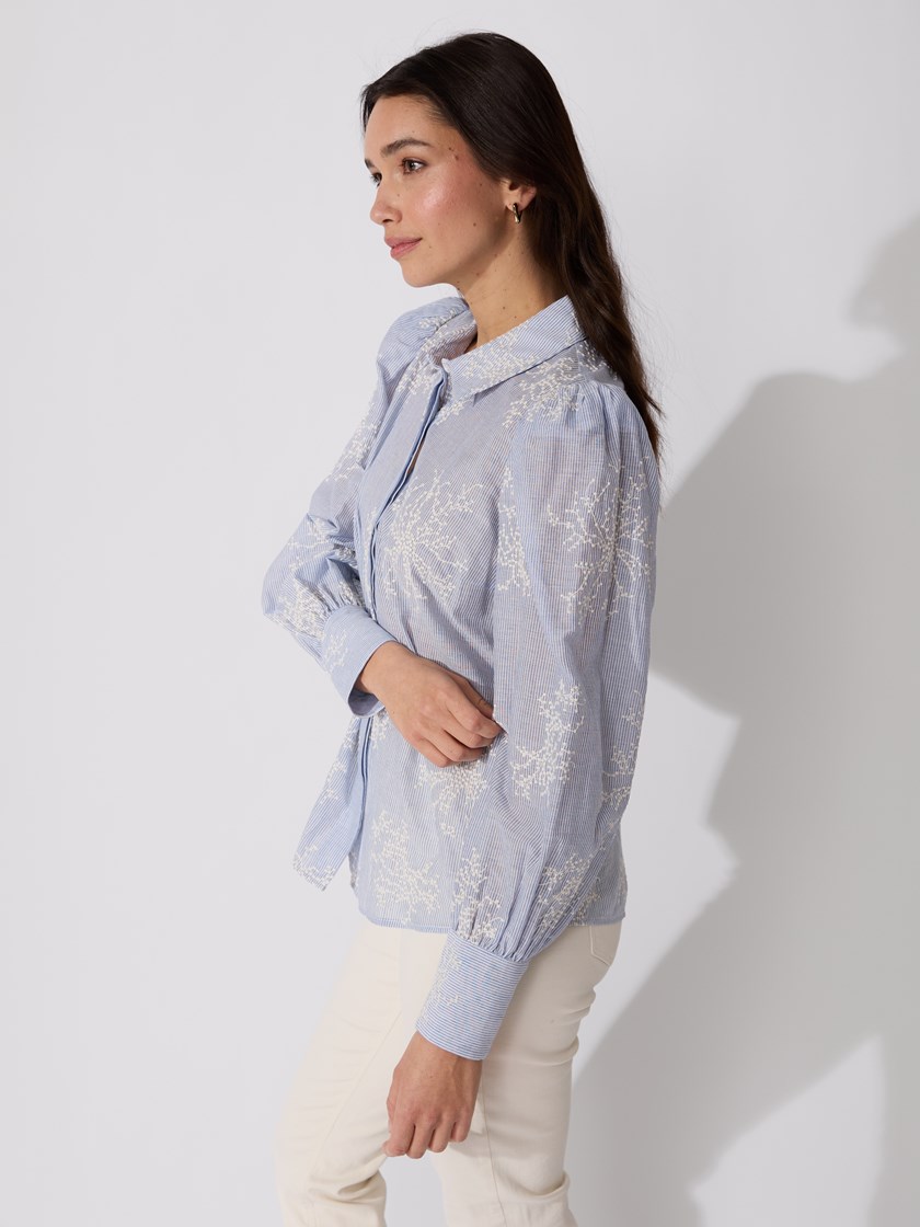 7514297 T24 7051645456953 10_Sara bluse T24.jpg_