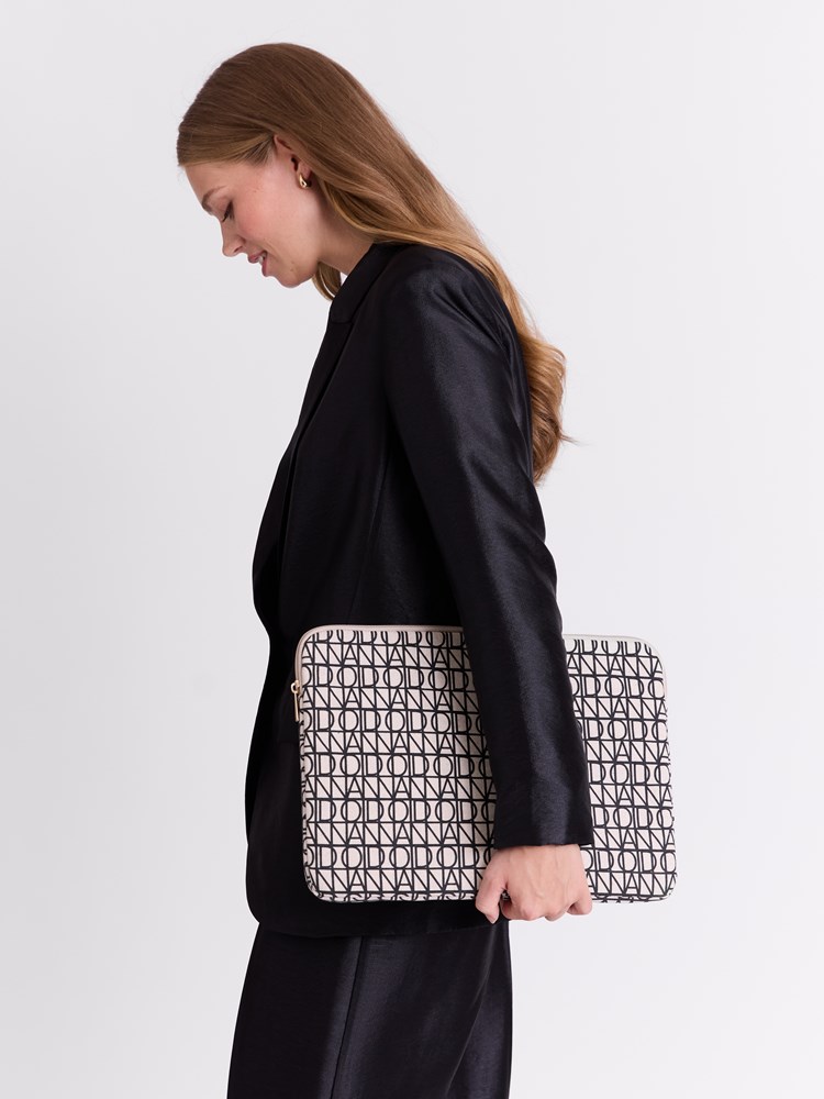 Donna pc cover 7051645460486 12_Donna pc cover ID2_Donna pc cover ID2 7513561.jpg_