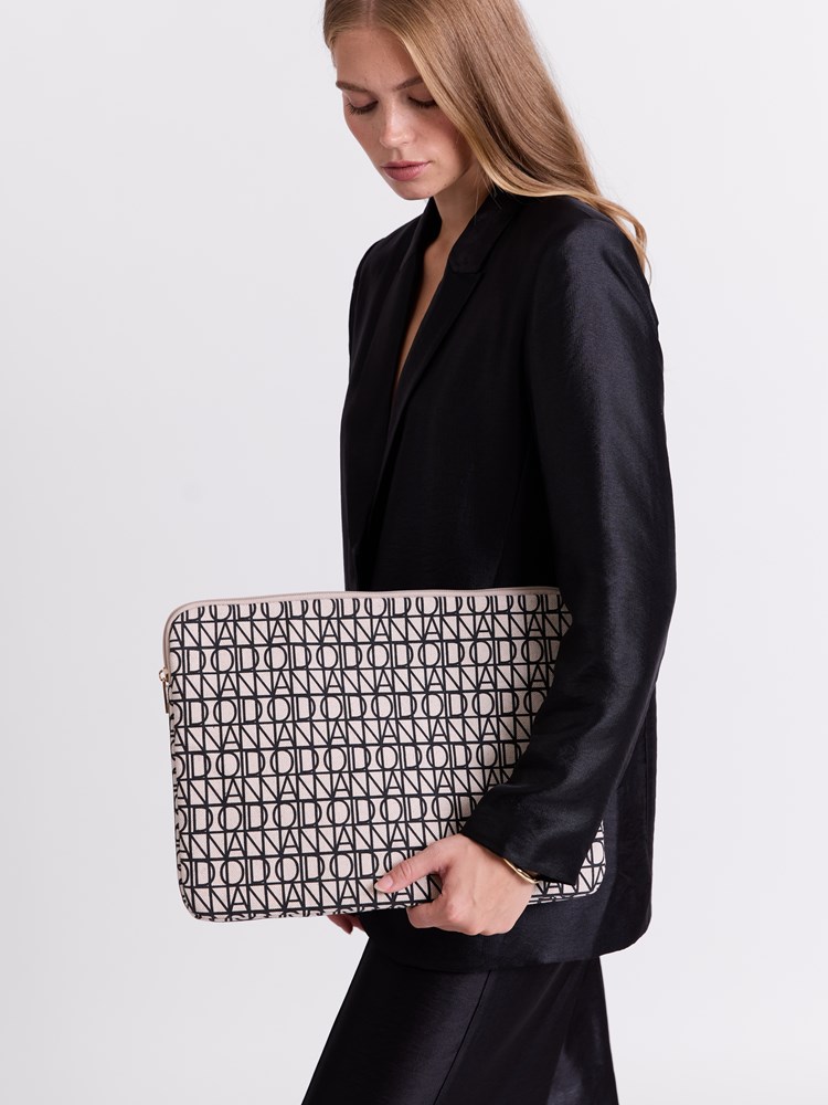 Donna pc cover 7051645460486_Donna pc cover ID2_Donna pc cover ID2 7513561.jpg_