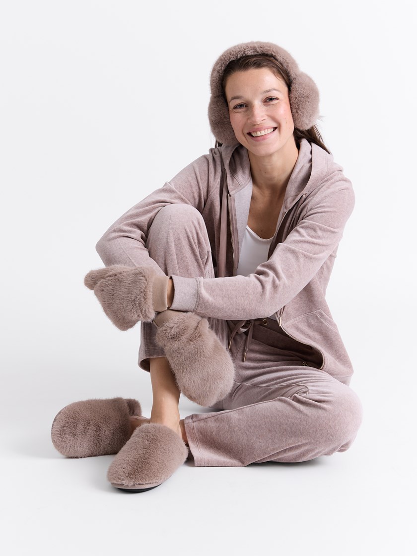 7513786 AGP 7051645465368_Hailee vott AGP.jpg_