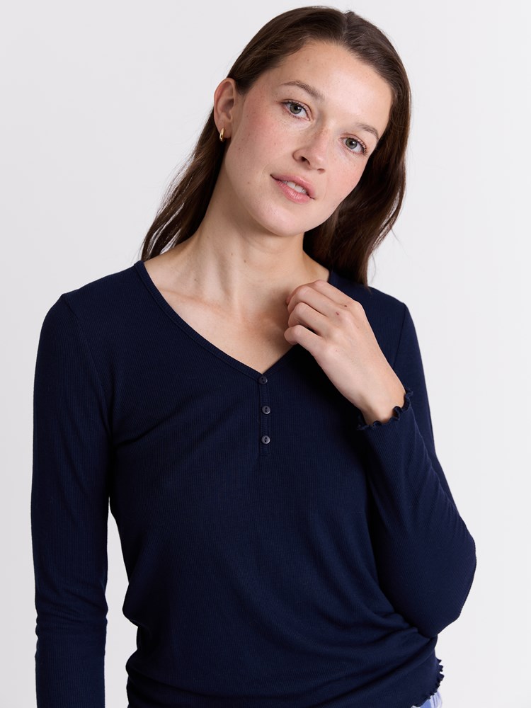 Christine topp 7051645465818 22_Christine topp EM1_Christine topp EM1 7513749.jpg_