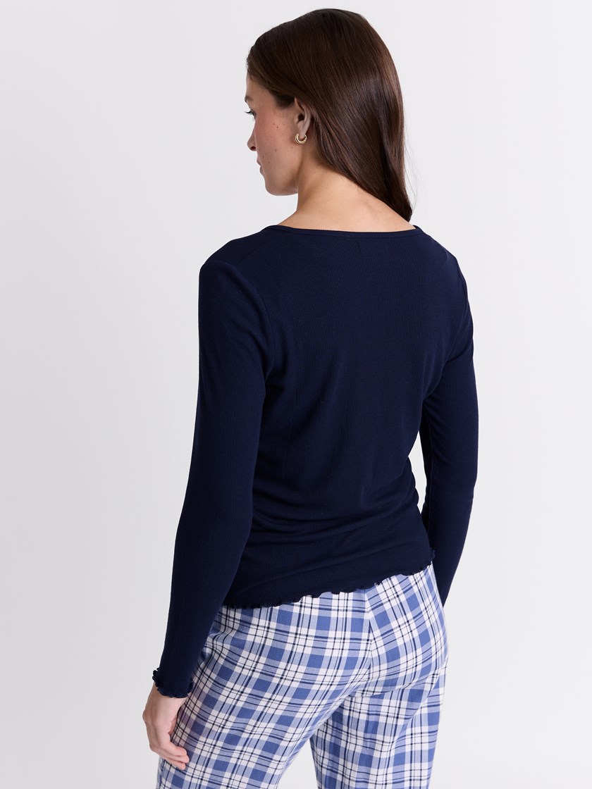 7513749 EM1 7051645465818 24_Christine topp EM1.jpg_