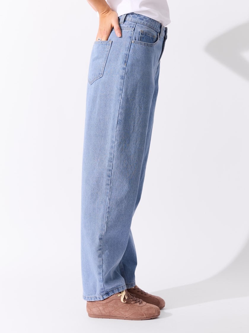 7514222 DAC 7051645528254 12_DAC_Estelle barrel jeans DAC.jpg_