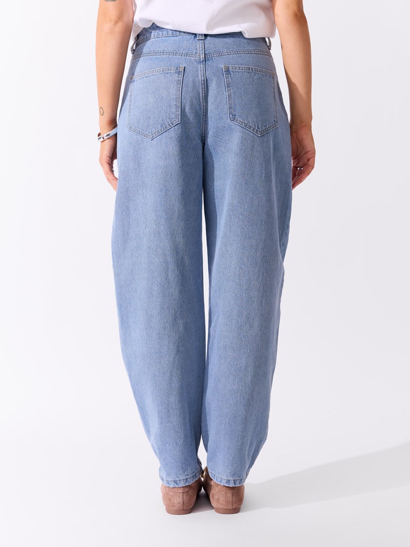 7514222 DAC 7051645528254 15_DAC_Estelle barrel jeans DAC_Estelle barrel jeans DAC 7514222.jpg_