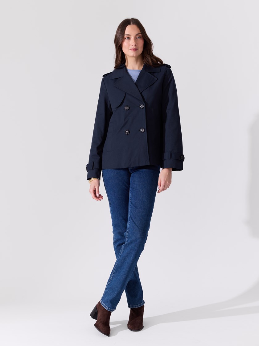 7514409 EM1 7051645539540 1_EM1_Mila kort trench EM1_Mila kort trenchcoat EM1.jpg_