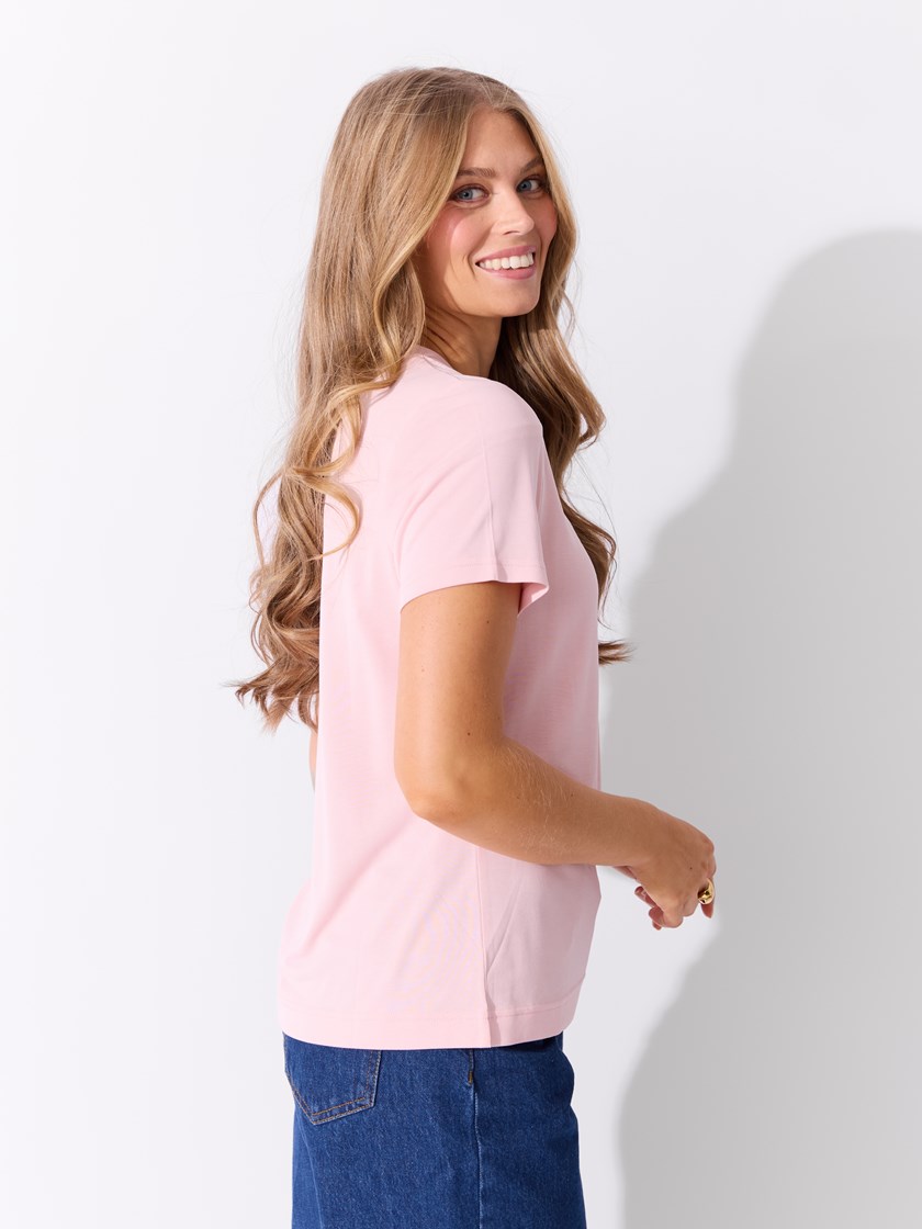 7513938 MLC 7051645543783 23_MLC_Lisa t-skjorte MLC.jpg_