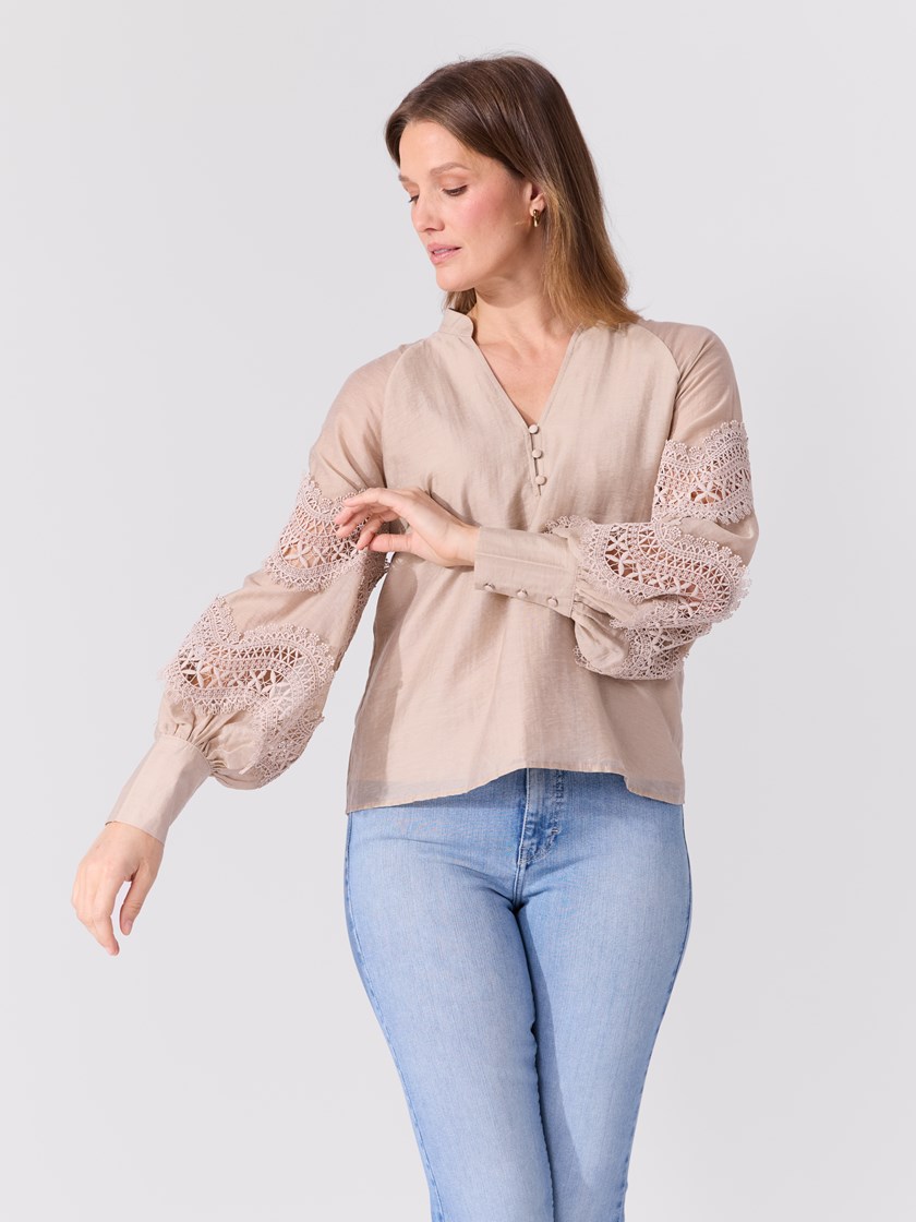 7514382 I5C 7051645545107 8_I5C_Ella bluse I5C.jpg_