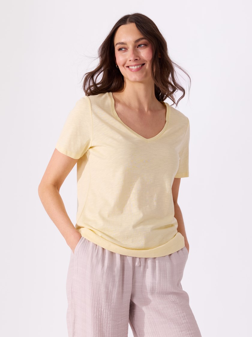 7515613 Q79 7051645662552 5_Ava v-hals t-skjorte Q79.jpg_