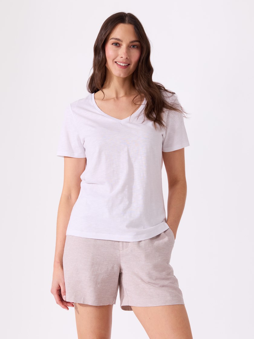 7515613 O68 7051645689269 14_Ava v-hals t-skjorte O68.jpg_