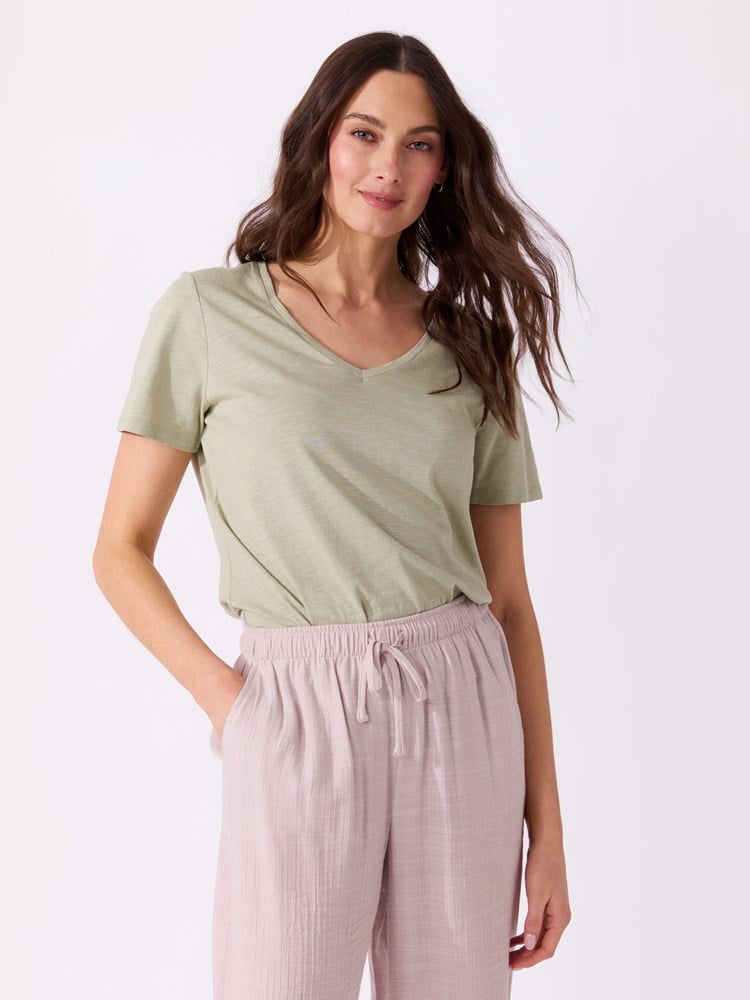 Ava v-hals t-skjorte 7051645690463 3_Ava v-hals t-skjorte GHJ.jpg_