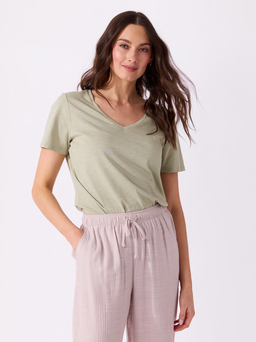 7515613 GHJ 7051645690463 3_Ava v-hals t-skjorte GHJ.jpg_