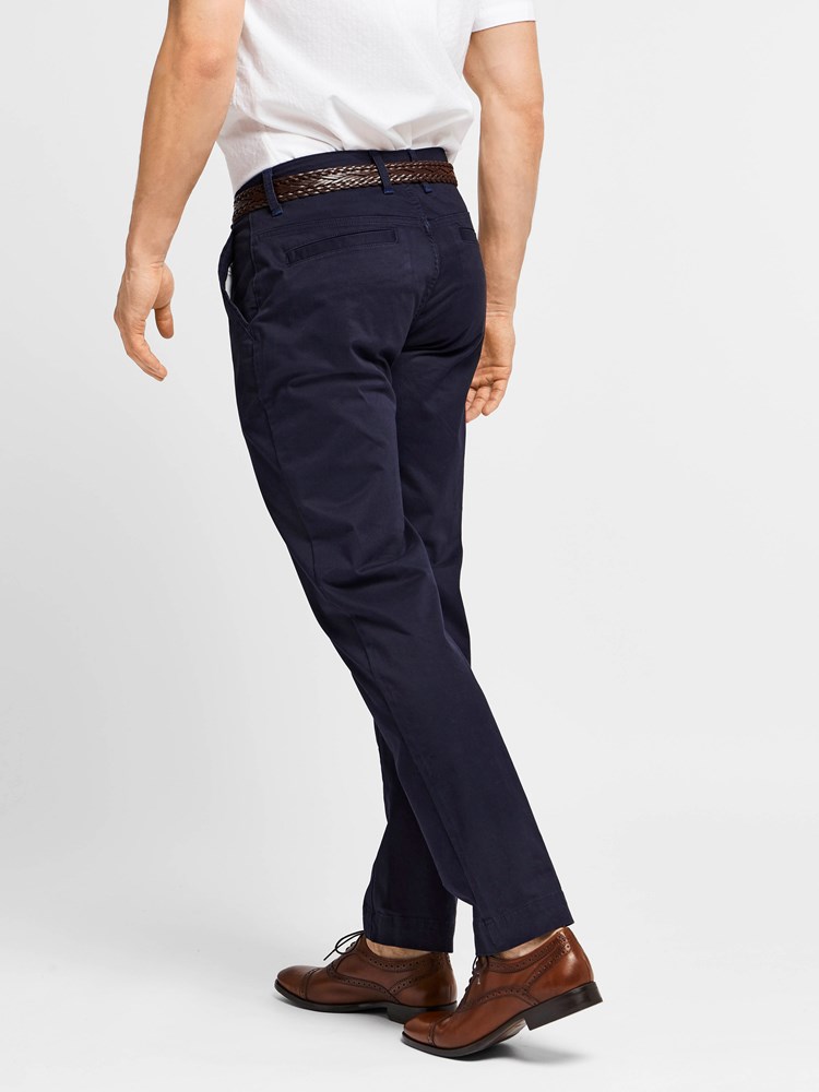 Brian Stretch Chino 7206896_EM6_JEAN PAUL_noos_modell_back_Brian Stretch Chino EM6.jpg_