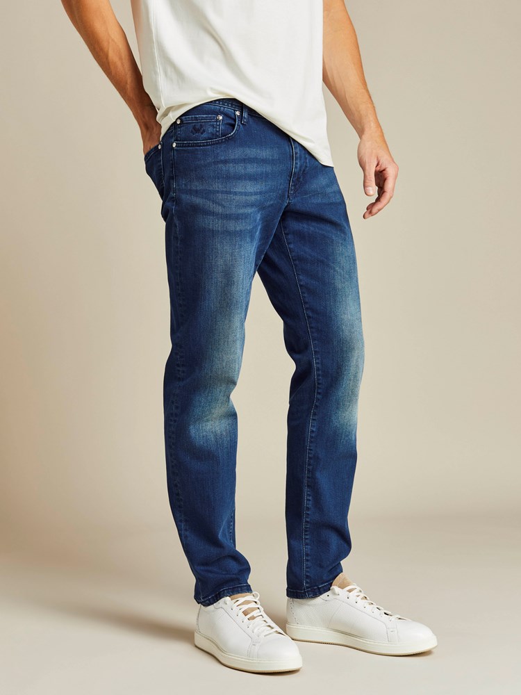 Leroy Legend Blue Blue Stretch Jeans 7210213_D06_JEAN PAUL_NOS_Modell-front_Leroy Legend Blue Blue Stretch Jeans D06.jpg_