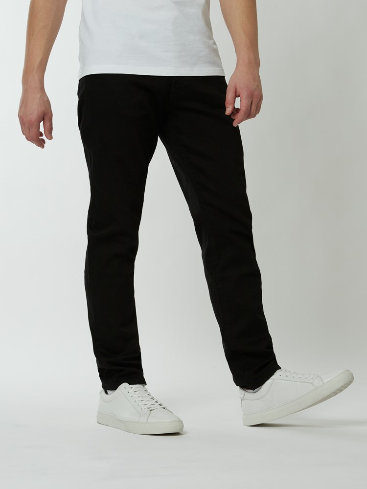 REGULAR RALPH BLK. BLK. STRETCH JEANS 7239753_DAI-HENRYCHOICE-NOS-Modell-Left_chn=boys_91122.jpg_REGULAR RALPH BLK. BLK. STRETCH JEANS DAI_REGULAR RALPH BLK. BLK. STRETCH JEANS DAI 7239753.jpg_Left||Left