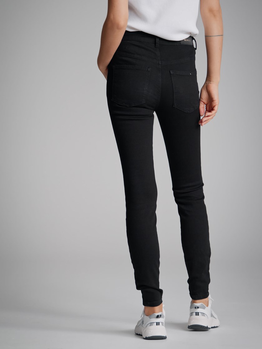 7241839 D03 7241839_D03-VAVITE-NOS-Modell-Back_chn=match_9707_Sophia Regular Jeans D03_Sophia Regular Jeans D03 7241839_7241839 D03.jpg_Back||Back