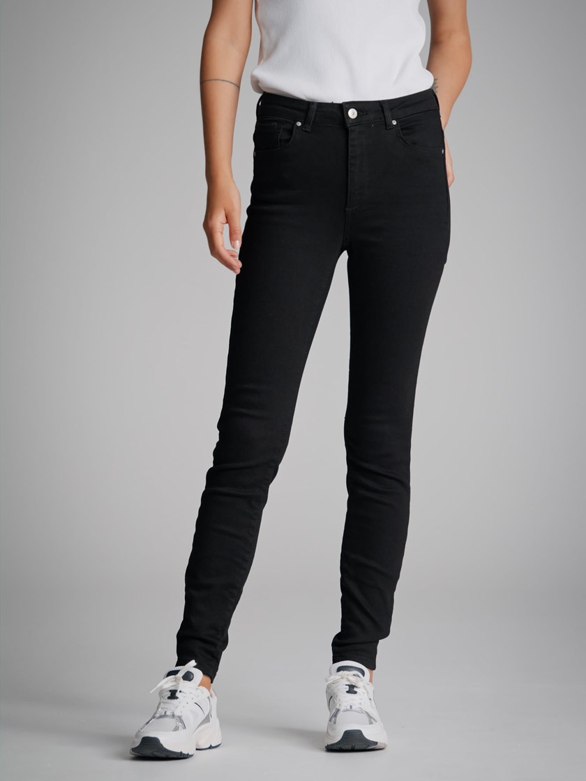 7241839 D03 7241839_D03-VAVITE-NOS-Modell-Front_chn=match_1753_Sophia Regular Jeans D03_Sophia Regular Jeans D03 7241839_7241839 D03.jpg_Front||Front