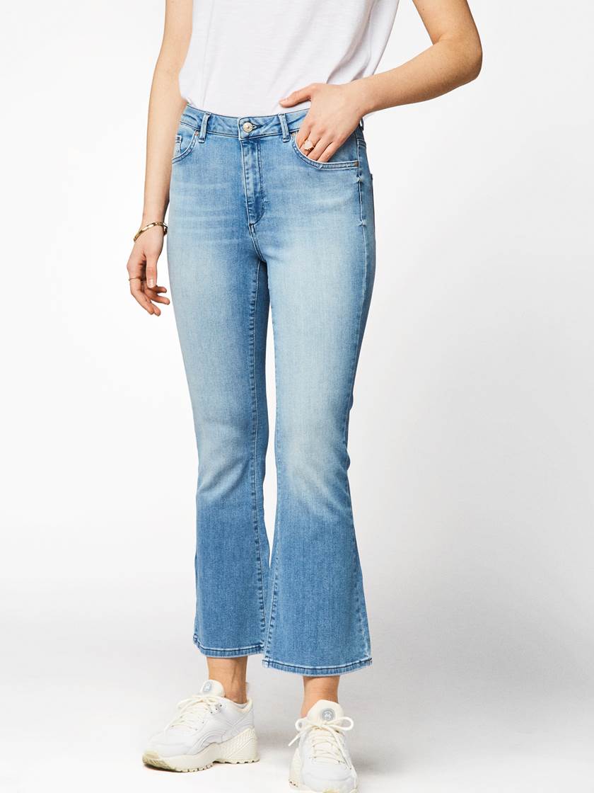 Sophia Flared Cropped  Jeans DAD