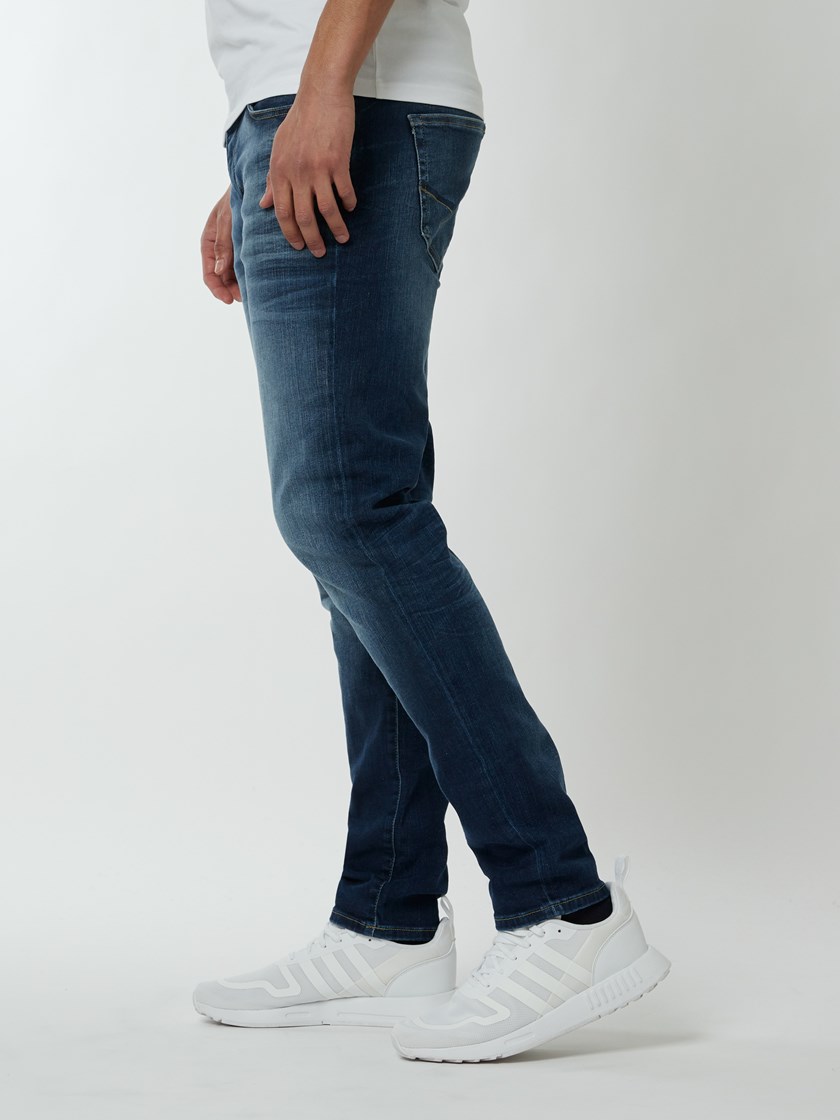 7242625 DAB 7242625_DAB-HENRYCHOICE-NOS-Modell-Left_chn=boys_3039_REGULAR ROD SUPER STRETCH JEANS DAB.jpg_Left||Left