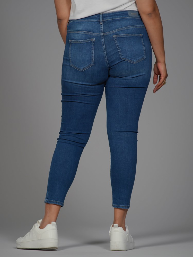 Sophia Curvy Cropped Jeans 7246420_DAB-VAVITE-NOS-Modell-Back_chn=match_75425_Sophia Curvy Cropped Jeans DAB_Sophia Curvy Cropped Jeans DAB 7246420.jpg_Back||Back