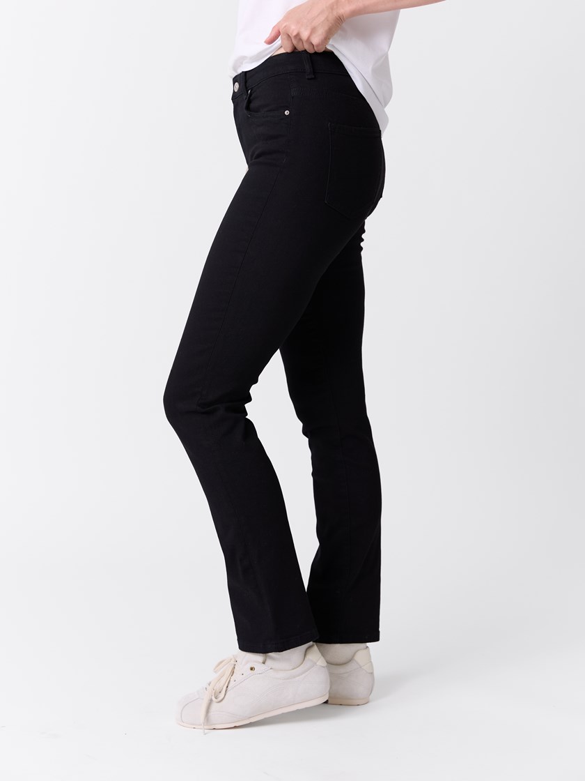 7247627 D03 7247627_D03-VAVITE-NOS-Modell-Front_chn=match_1984_Sophia Straight Jeans D03.jpg_Front||Front