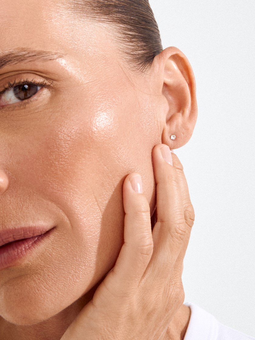 7247714 802 7247714_802_EARRINGS _SYLVIE _GOLD PLATE_3_LEANNA lykke krystall øredobber 802.jpg_