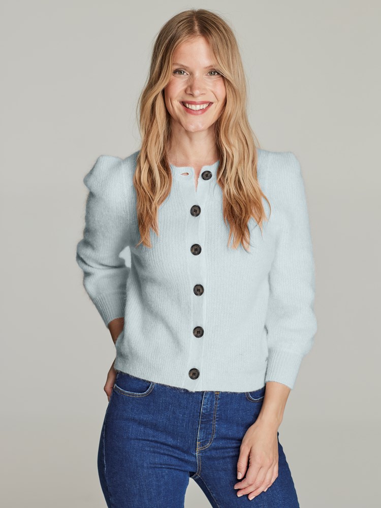 Dolores cardigan 7248611_MGU-JEANPAULFEMME-S22-Modell-front_70108-blå_I5Q_Dolores cardigan I5Q_Dolores cardigan I5Q 7248611.jpg_