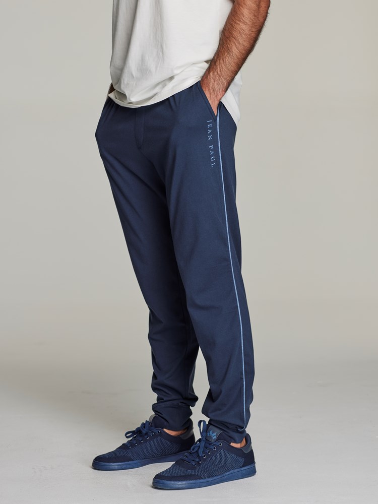 Fontaine jerseybukse 7248616_JEAN PAUL_W21_FONTAINE JERSEY PANT_39_EM6_BLÅ_599_Modell_-front_92065.jpg_