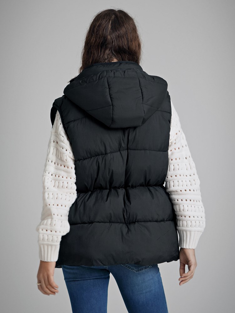 Dielle vest 7248699_CAB-DONNA-S22-Modell-Back_chn=match_4701_Dielle vest CAB_Dielle vest CAB 7248699.jpg_Back||Back