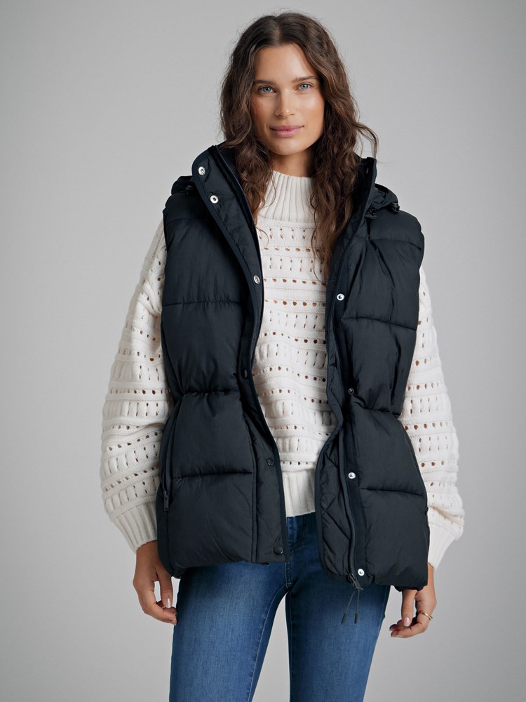 Dielle vest 7248699_CAB-DONNA-S22-Modell-Front_chn=match_2948_Dielle vest CAB_Dielle vest CAB 7248699.jpg_Front||Front
