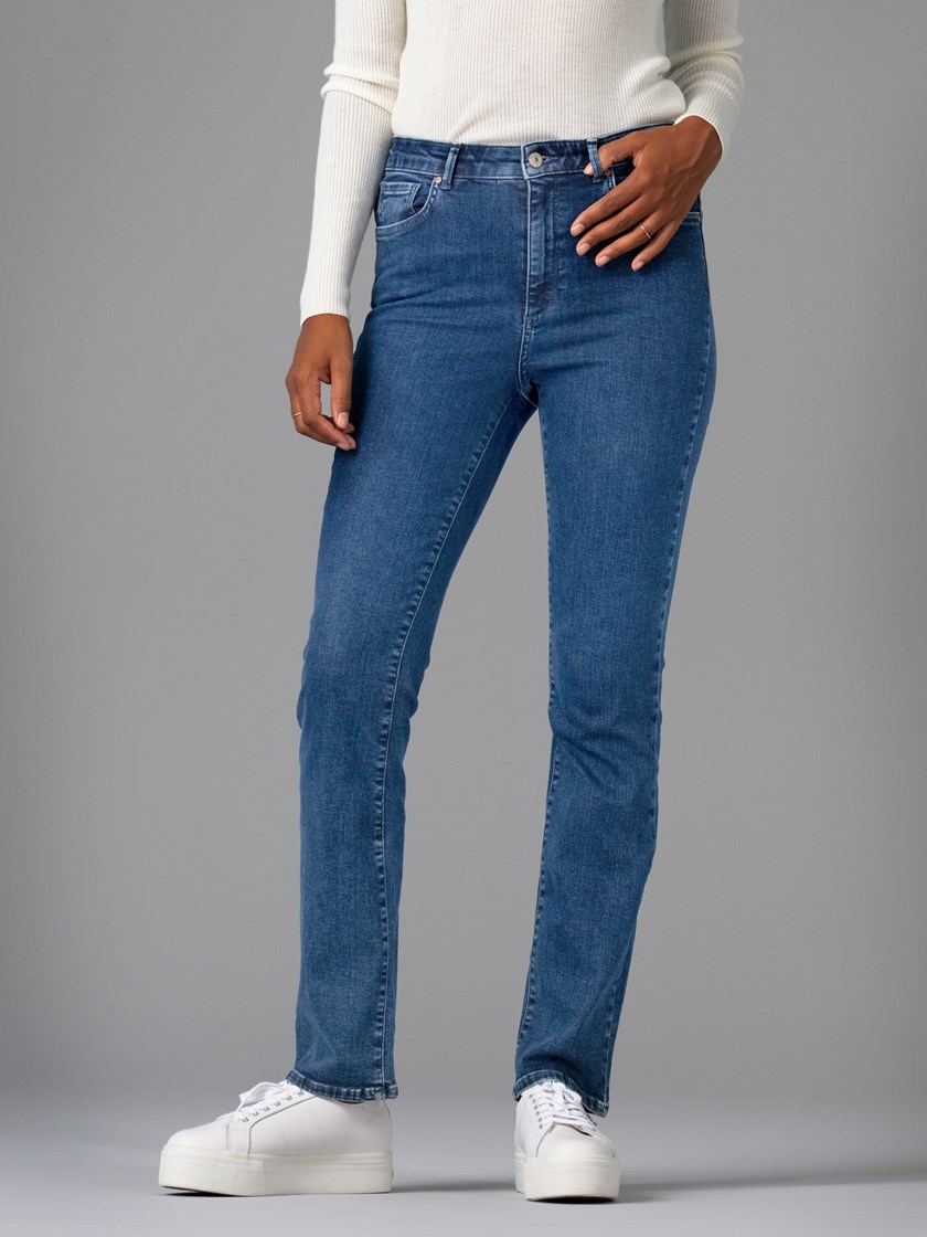 7248860 DAA 7248860_DAA-VA VITE-NOS-MODELL-FRONT_Sophia Straight Jeans DAA.jpg_Front||Front