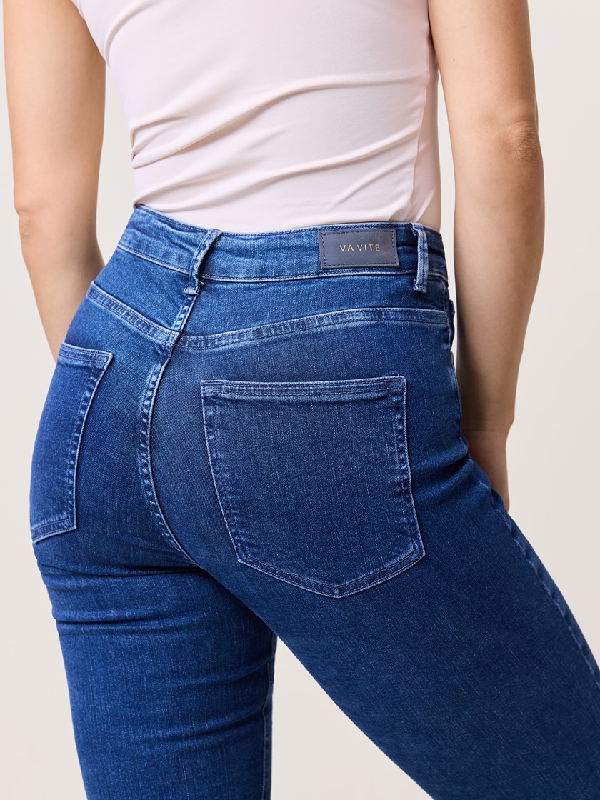 7248860 DAA 7248860_DAA-VAVITE-NOS-Modell-Left_chn=match_7380_Sophia Straight Jeans DAA.jpg_Left||Left