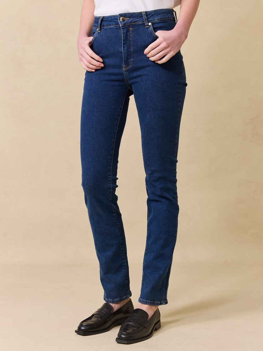 7248979 DAA 7248979_DAA-JEANPAUL-NOS-Modell-Front_6972_Ine straight jeans DAA.jpg_Front