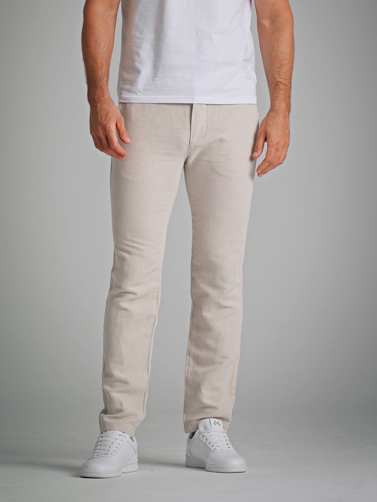 Forli linbukse 7248986_I4H-MARIOCONTI-S22-Modell-Front_chn=match_82199.jpg_Front||Front